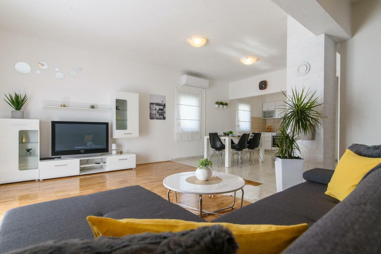 Apartmani Ville Vengo Trogir Eksteriør bilde